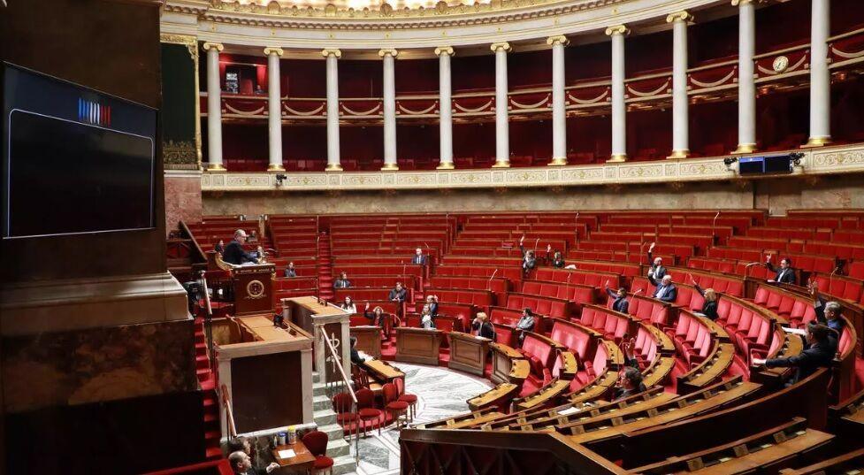 خبرنگاران مجلس فرانسه وضع اضطراری بهداشتی گفت