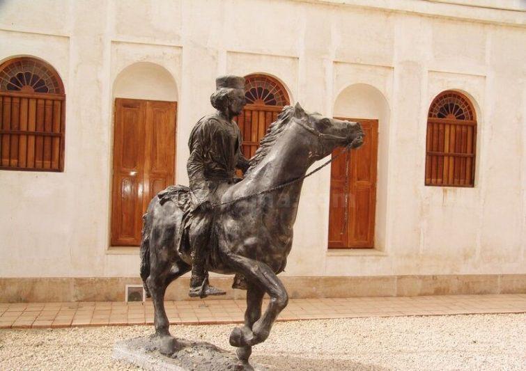 خبرنگاران استاد دانشگاه: گفتمان مقاومت اسلامی با شهادت خبرنگاران استاد دانشگاه: گفتمان مقاومت اسلامی با شهادت رئیسعلی دلواری شروع شد