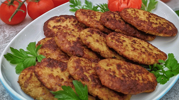 طرز تهیه کتلت با گوشت کوبیده آبگوشت؛ خوشمزه و سریع